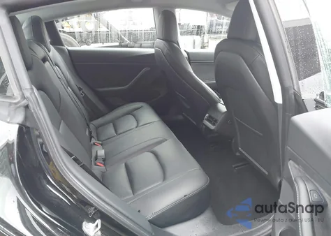 2021 Tesla Model 3 Standard Range Plus Rear-Wheel Drive z USA, uszkodzony, nr VIN 5YJ3E1EA2MF870622